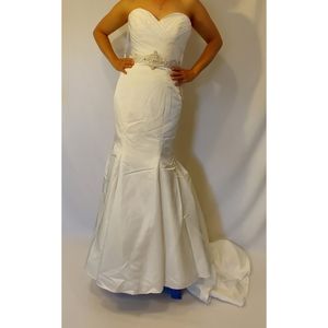 Private Label By G NWOT White Gown Wedding Dress